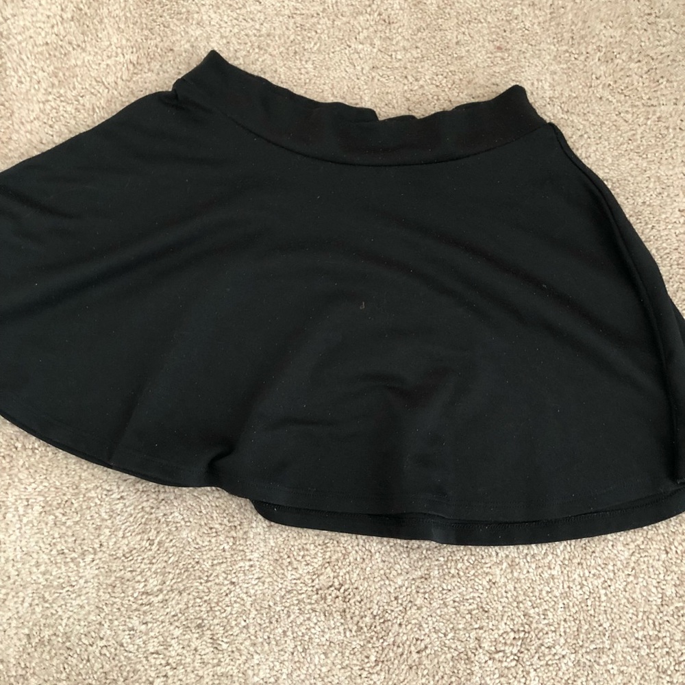 Black skater skirt